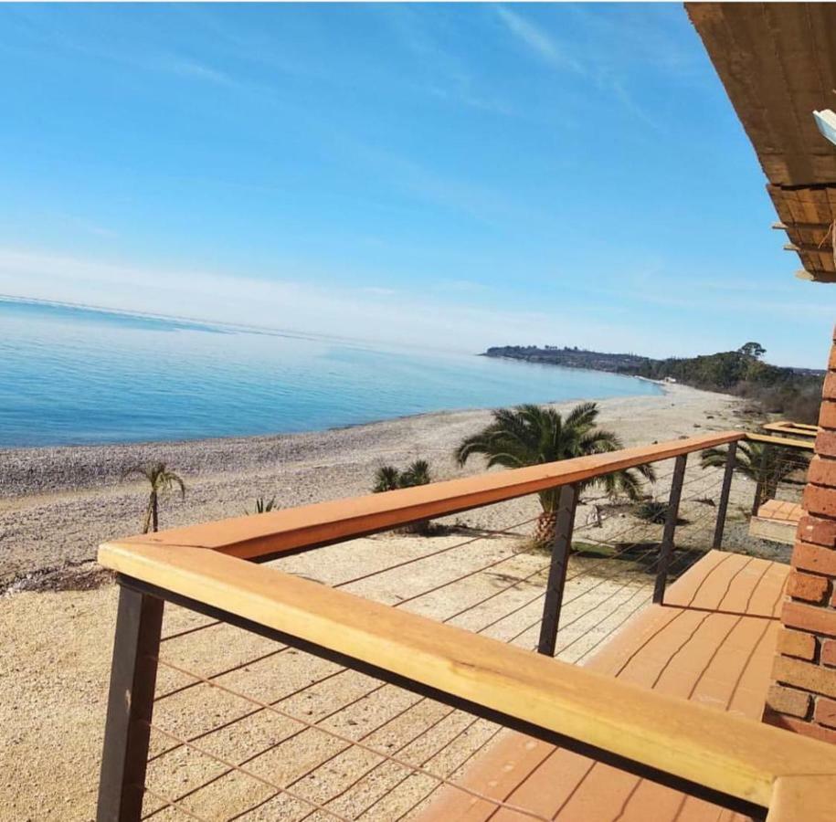 Leon Beach Hotel New Athos Экстерьер фото