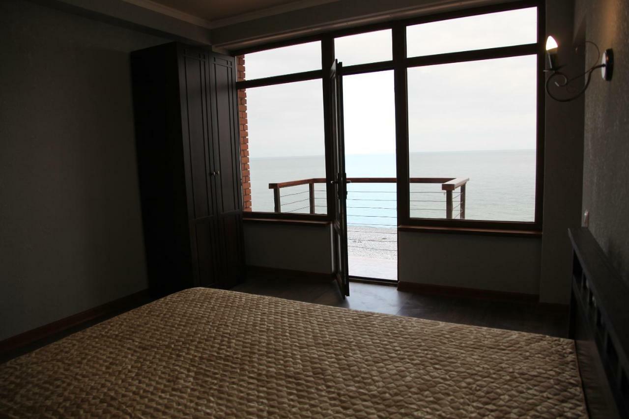 Leon Beach Hotel New Athos Экстерьер фото